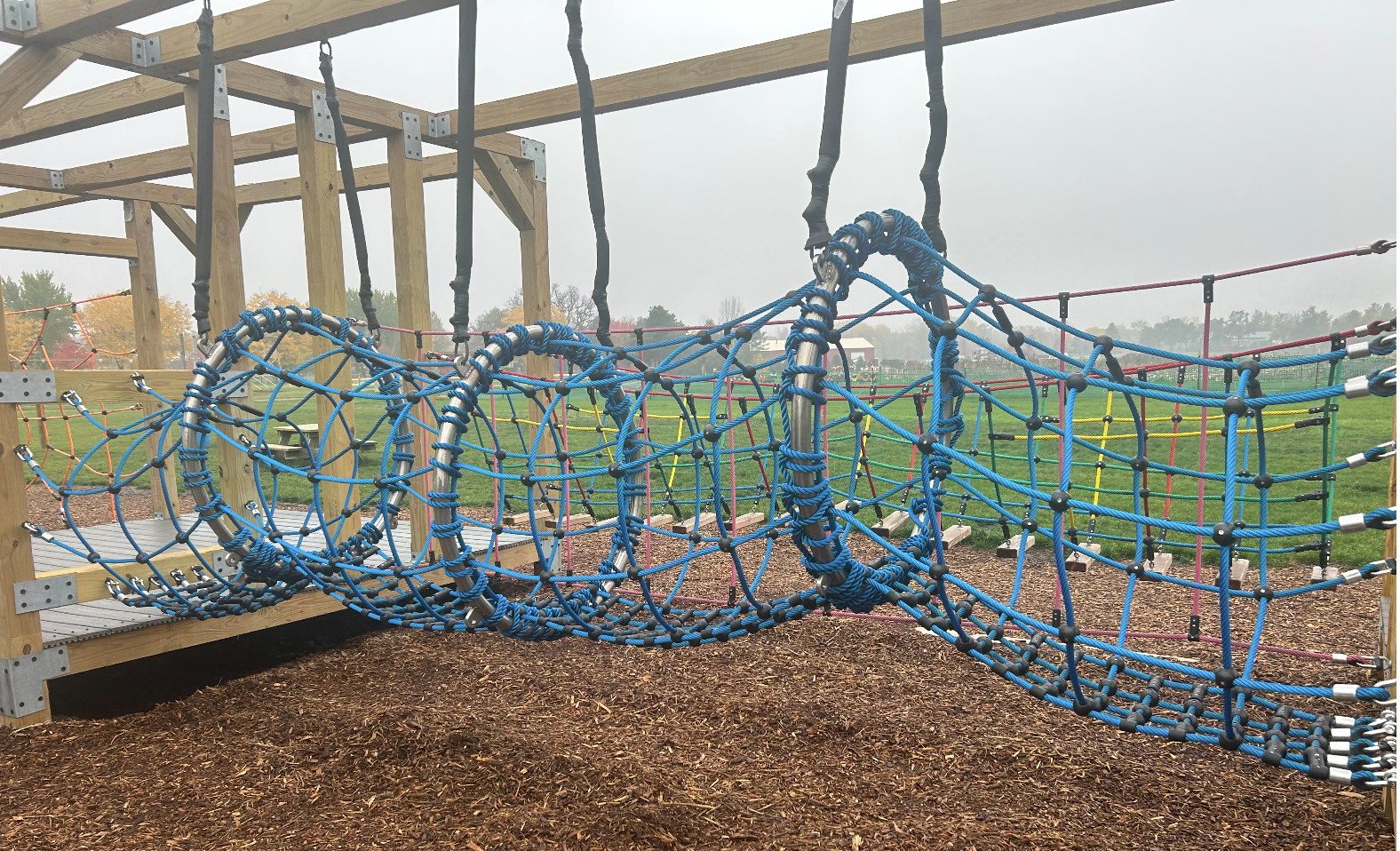 Rope bridge play hot sale tunnel